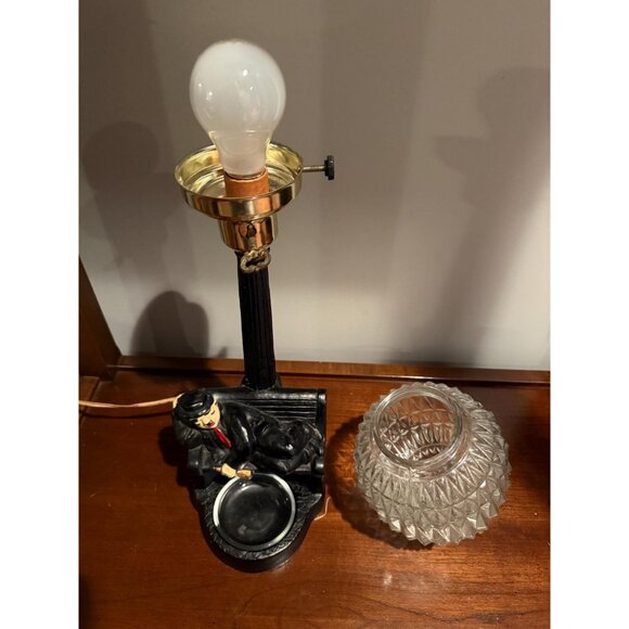 Vintage Charlie Chaplin Table Lamp – Reclining on Park Bench – Art Deco Style – - Picture 7 of 7